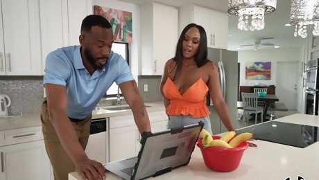 Oiled August Skye moans while her puss is being penetrated