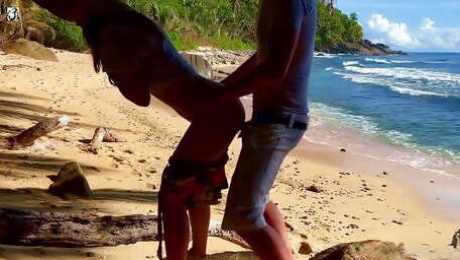 Sandy beaches and cute babes fucked in nature